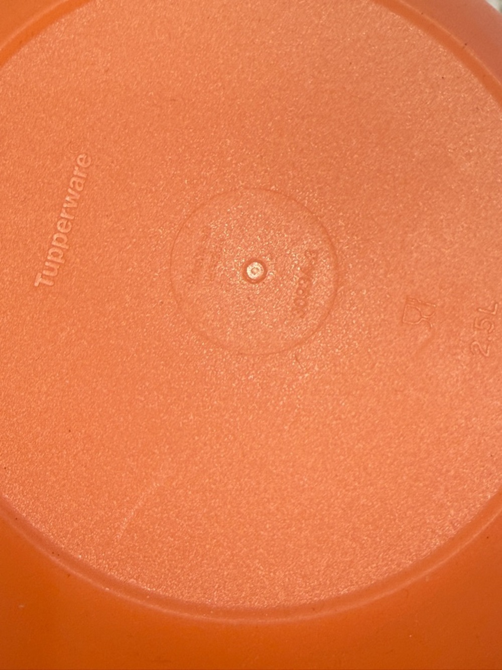 Vintage Tupperware Harvest Orange Bowl With Lid - Picture 7 of 8